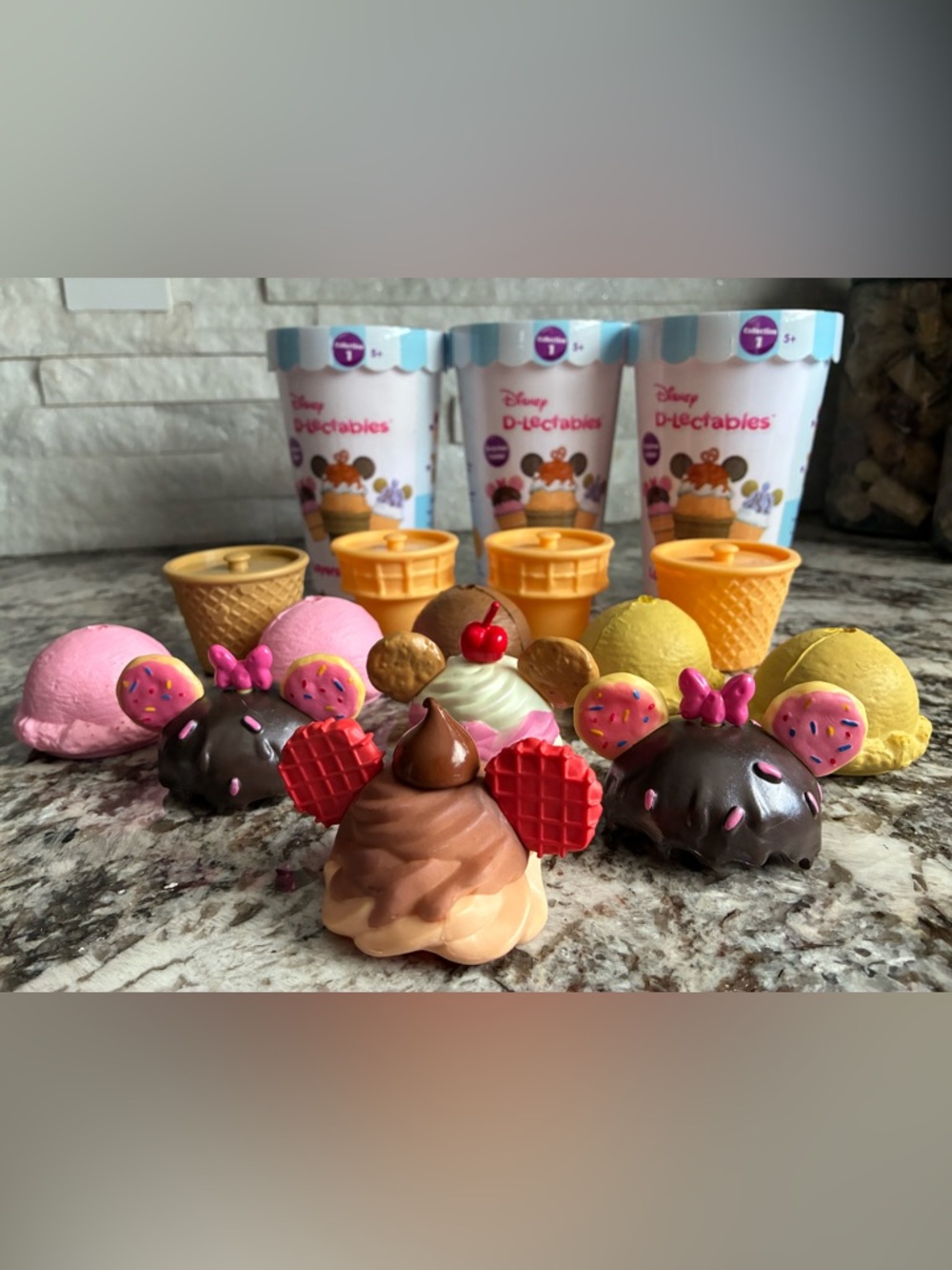 Disney D-Lectables Collection 1 “Layers of Magic” Mystery Pack Ice Cream Cone